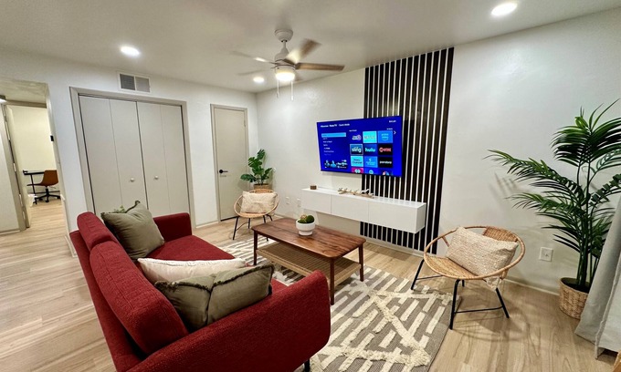 East Ocean View Apartment | 2 king beds -2nd fl walk 2 beach apt3