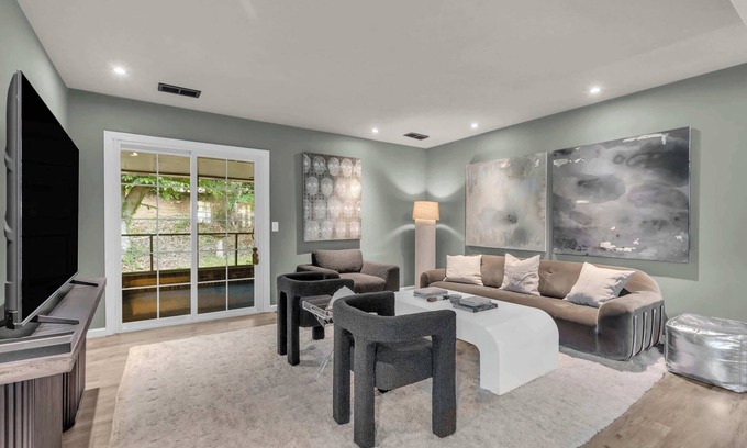 Drayton House | 2 King Beds - Perfect for long stays @Laguna House