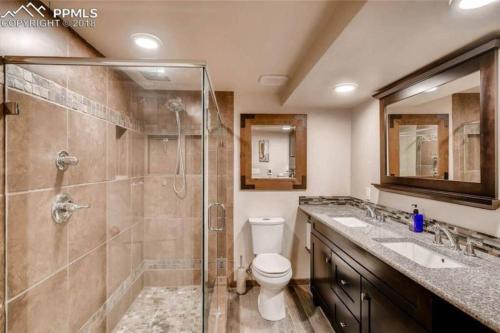 Colorado Springs Villa | 2 Master Suites/3 King Beds/4 Bath/Mins to Airport