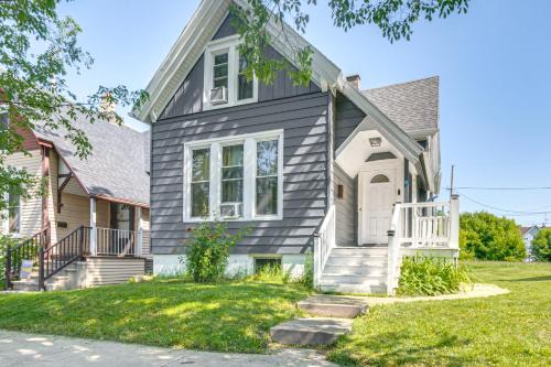 Harambee House | 2 Mi to Dtwn Milwaukee Family Home with Yard