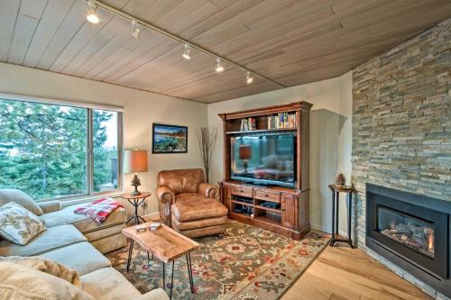 Zephyr Cove House | 2 Mi to Heavenly Mountain Tahoe Retreat with Views