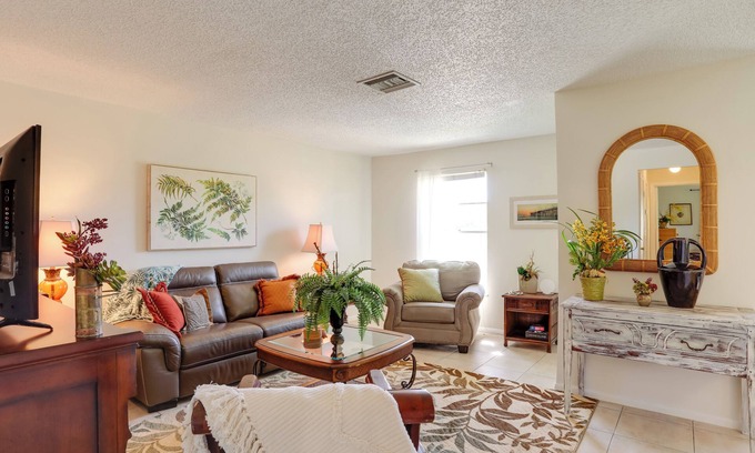 Hobe Sound House | 2 Mi to Hobe Sound Beach: Townhome w/Lanai