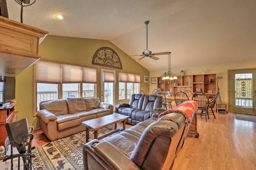 Beech Mountain House | 2 Mi to Ski Resort! Beech Mtn Cabin with Slope Views