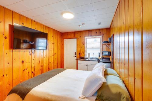 Spearfish Apartment | 2 Mi to Spearfish Canyon Central Getaway!