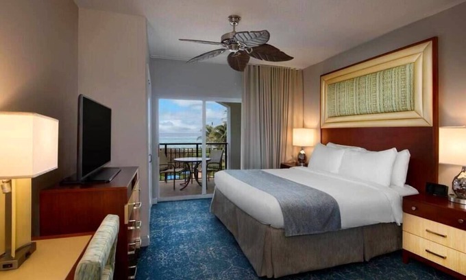Palm Beach Shores Resort | 2 Ocean Point, Palm Beach Shores Resort & Spa