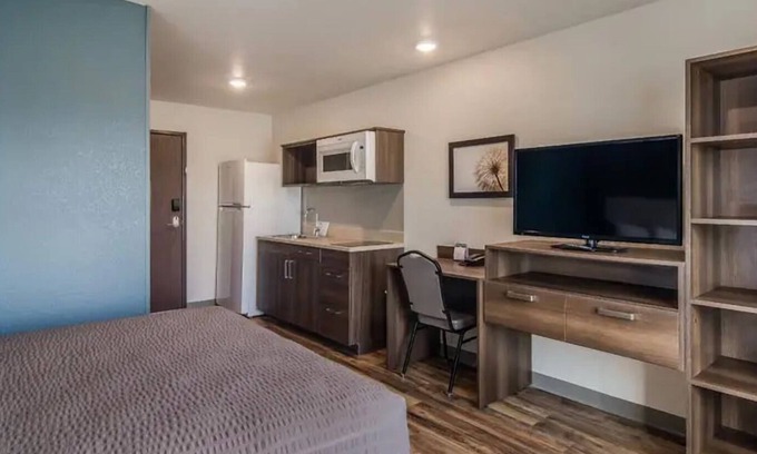 Lowell Hotel | 2 Pet-Friendly Suites with Free Parking Near Frisco Station Mall