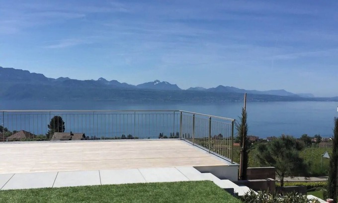 Lutry Apartment | 2 Pièces vue Lac sur Lutry/lausanne. Terrasse de 200 m2