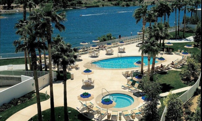 Laughlin House | 2 Queen Beds at Golden Nugget Laughlin! Close to Ken Fovargue Park!