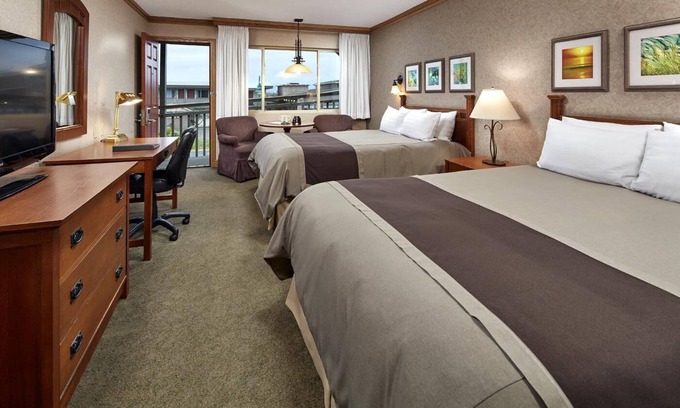 San Simeon Hotel | 2 Queen Beds Room | Oceanfront Resort w/Outdoor Firepits and Pool