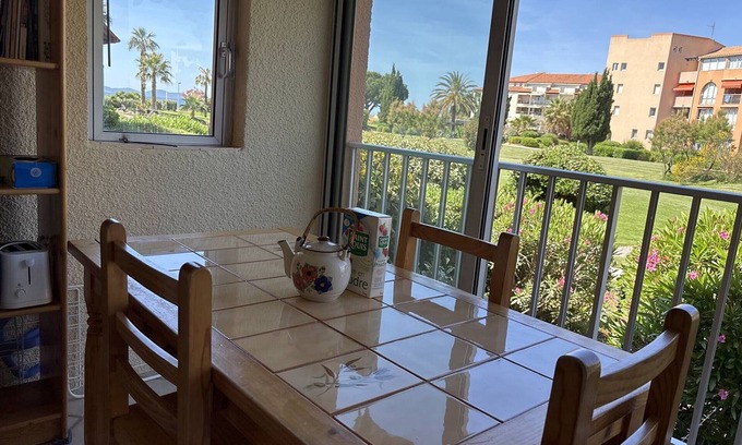 Miramar Apartment | 2-room apartment, near beach, pets allowed