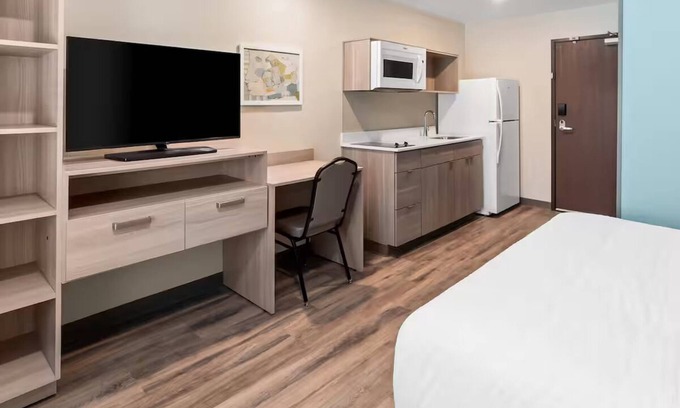 Greenville - Spartanburg Hotel | 2 Rooms Ideal for Long Stays Near Frankie’s Fun Park – Just 6 Km Away