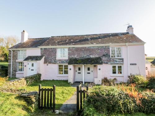 Lansallos House | 2 Rose Cottages