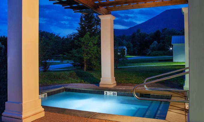 Manchester Hotel | 2 Units | Mountain Views, Golf Access & Spa Comfort in VT