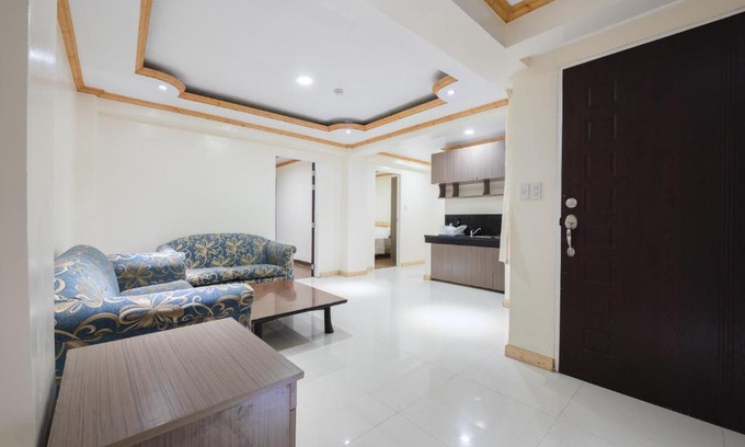 Baguio Apartment | 2 Wide Bedroom Unit with Breakfast for 2pax