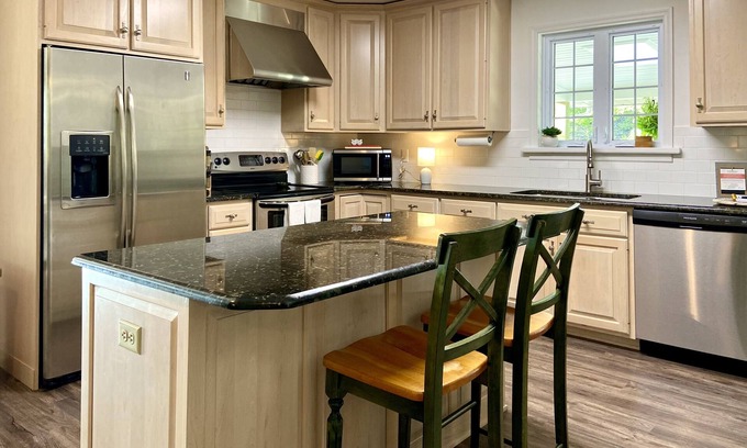 West Milton House | < 20 minutes from Bucknell. 4 minutes from Routes I-80 & 180.