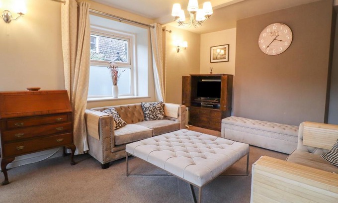 Dobcross House | 20 Wool Road