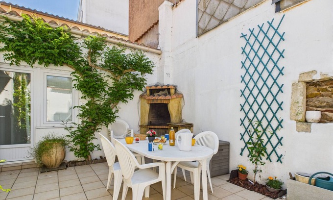 Les Sables d'Olonne Ski Chalet | 200 m from the beach – City center – Inner courtyard