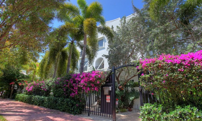 South Pointe Condo | 2025 Discounted! ★ South of 5th Art Deco Condo in South Beach Best Neighborhood★