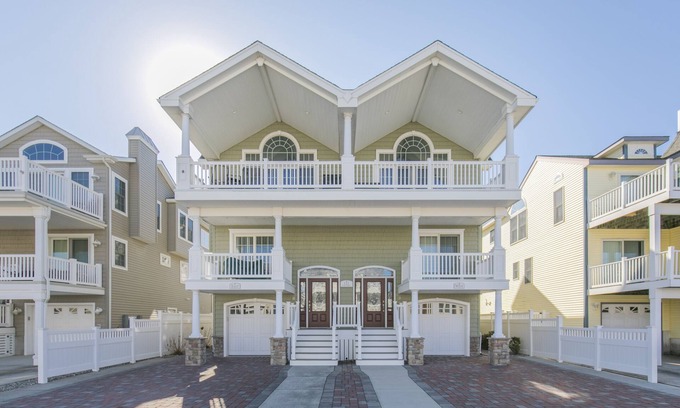 Sea Isle City House | 2025 PARADISE FOUND! PRIVATE ELEVATOR - FAMILIES ONLY - NO SMOKING - NO PETS
