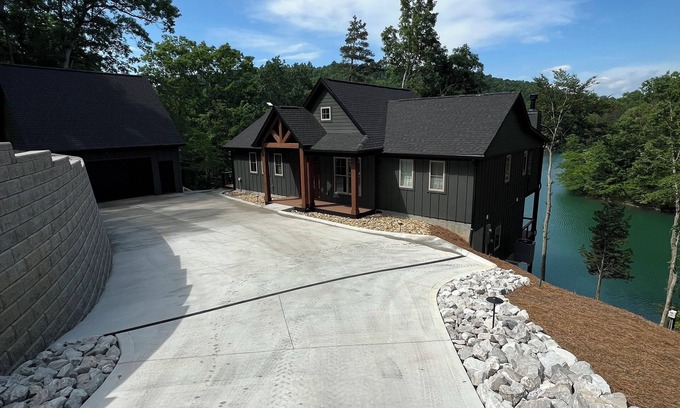 Big Creek House | 2026 Dates Available!