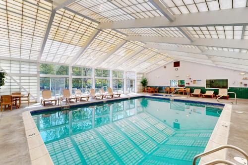 Lincoln Hotel | 204 Studio at Rivergreen