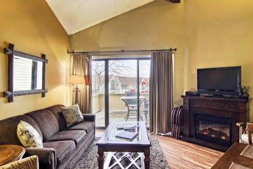Charlevoix House | 206 Pointes North Inn