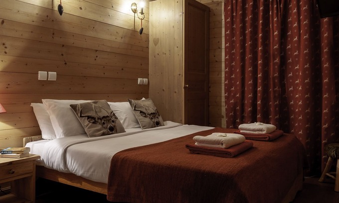 Les Brevieres Ski Chalet | 21 bed chalet with hot tub, sauna and games room