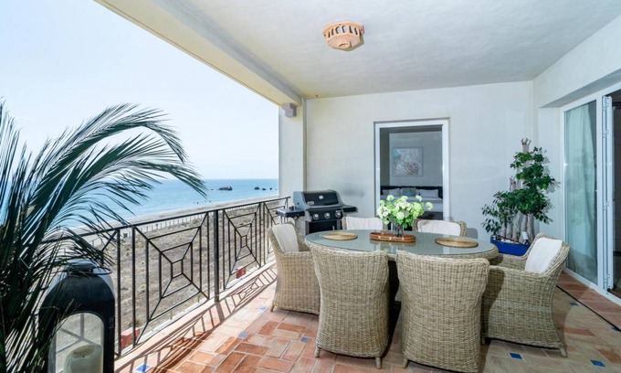 Bahia de Casares Apartment | 210 m² Apartment ∙ 3 bedrooms ∙ 6 guests