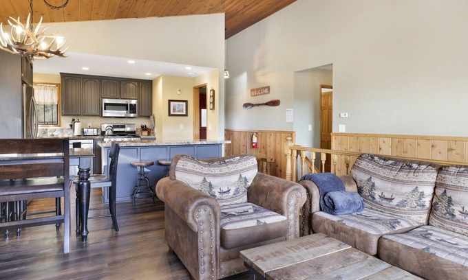 Big Bear City Cabin | 2150 - Lazy Llama Lodge 4 Bedroom Home by RedAwning
