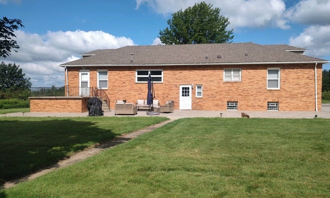 Springville House | 21min from Buffalo Bills Stadium! Family-sized home with game room & firepit.
