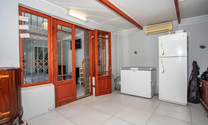 Eikenbosch Hotel | 22 Clyde Street Oakdale