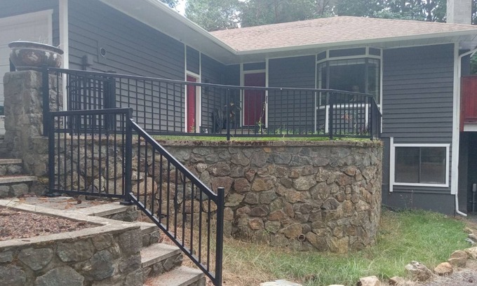 Highlands Apartment | #220 Lorimer - Quiet 3 bed home near golf, and many other attractions
