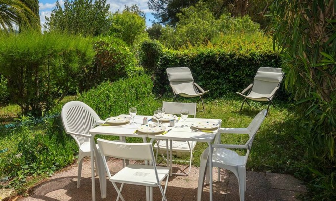Saint-Cyr-sur-Mer Apartment | 23 m² Apartment ∙ 1 bedroom ∙ 4 guests