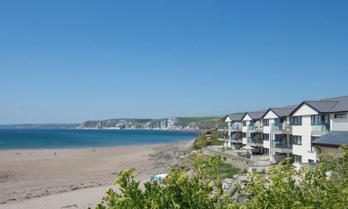 Bigbury-on-Sea Cottage | 24 BURGH ISLAND CAUSEWAY, pet friendly, with pool in Bigbury-On-Sea