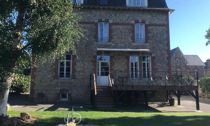 Guingamp Hotel | 24 m² Hotel ∙ 3 guests