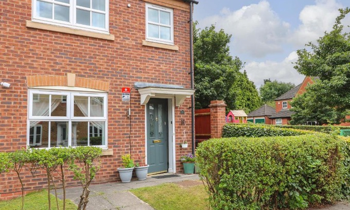 Moira House | 24 Via Devana