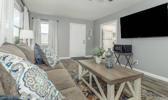 Middletown House | 2407 Oxford State · 2407 Oxford State Road