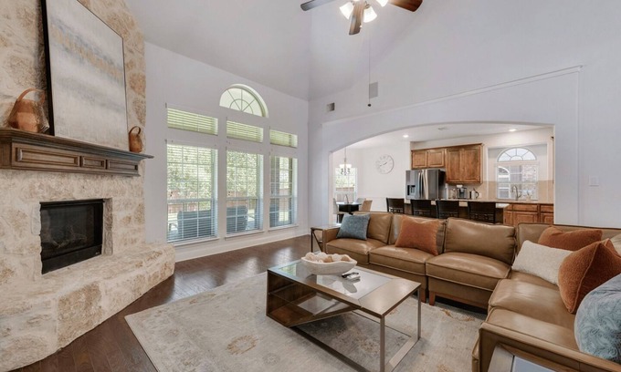 Tarrant County Apartment | 25% OFF! Lux 5BD/Fully Furnished Home/Private Garage/Grand Prairie/GP12