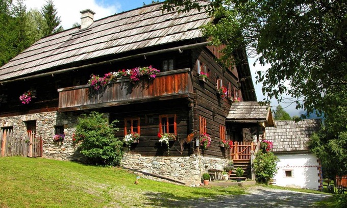 Weisspriach House | 250 m² House ∙ 5 bedrooms ∙ 10 guests