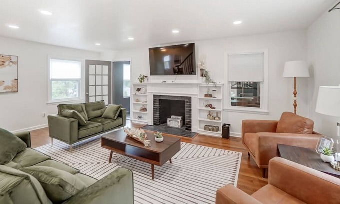 Norwood House | 2523 Indian Mound · 3 Bedroom Central Location House