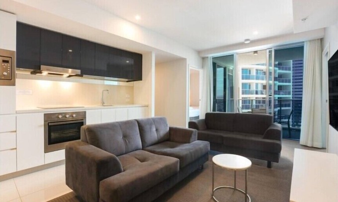 Surfers Paradise Apartment | 26 levels above Hilton hotel - 2 bedrooms