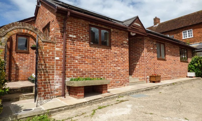 Sudbury Cottage | 27 SWAN STREET, pet friendly, character holiday cottage in Boxford