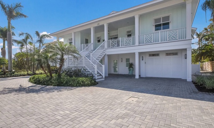 Golden Beach House | 270 Seabreeze | Private Pool | Boca Grande | 5 Bedroom - Sleeps 10