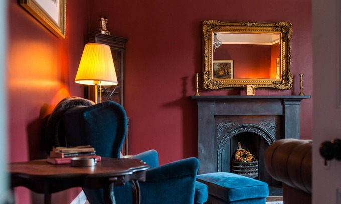 Bonnington Cottage | 28 Avondale Place - an edinburgh that sleeps 4 guests in 2 bedrooms