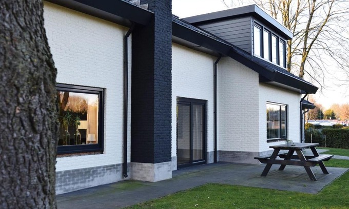 Voorthuizen Apartment | 28-persoons Groep Villa