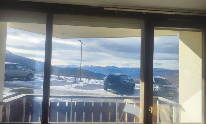 Les Adrets Apartment | 29m² apartment in Prapoutel, ideal for skiing, sleeps 5 and has a balcony.