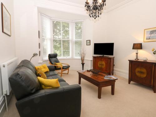 Buxton Apartment | 2B Cavendish Villas