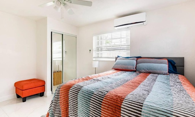 Hollywood Apartment | 2bedroom1bathwithhottub