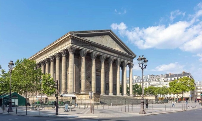 Saint-Germain-l'Auxerrois Apartment | 2br 2 bath in 1st district