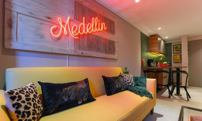 La Florida Apartment | 2BR - 2AC stylish apt near Provenza & Lleras Park